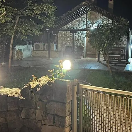 Private Vila With A Pool And Green View Holiday home Kriopigi