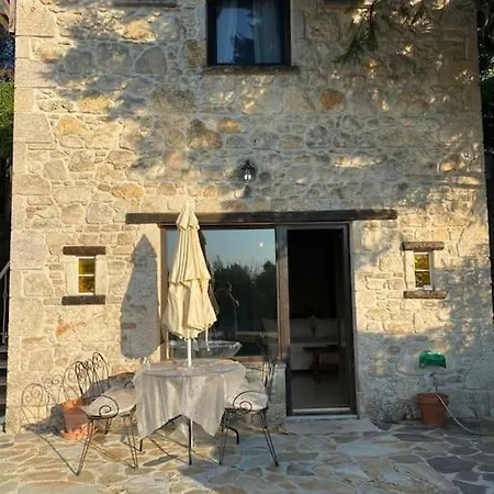 Private Vila With A Pool And Green View Kriopigi