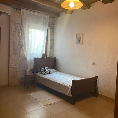Private Vila With A Pool And Green View Kriopigi