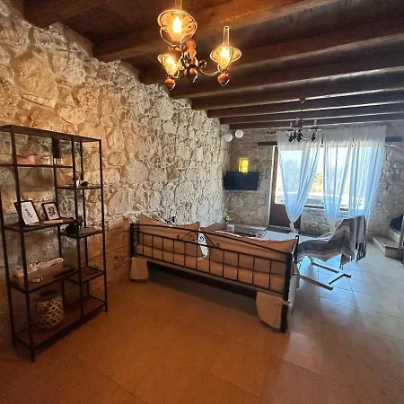 Holiday home Private Vila With A Pool And Green View Kriopigi